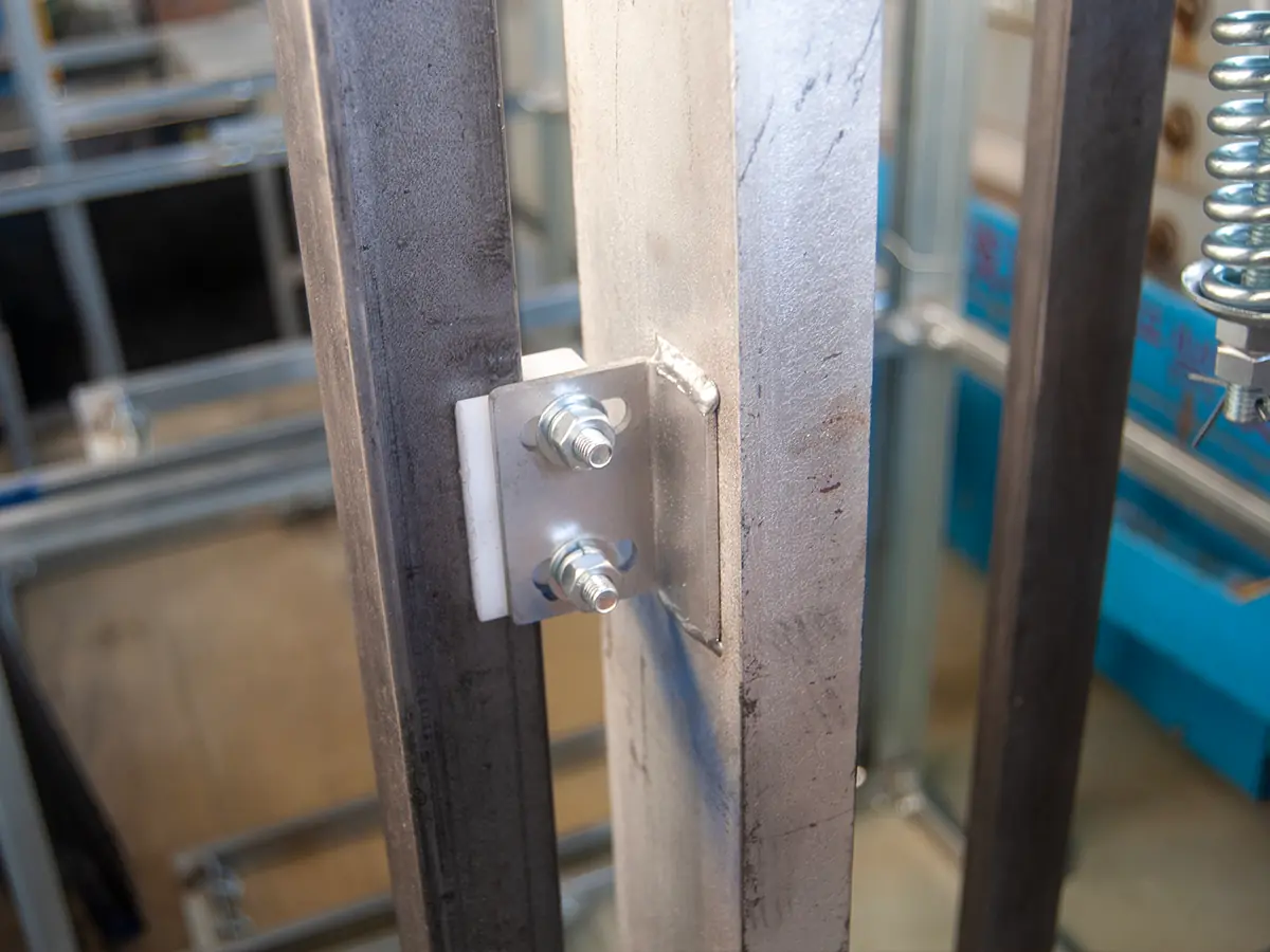 Commercial dumbwaiter lift used for hotel laundry and towel transport