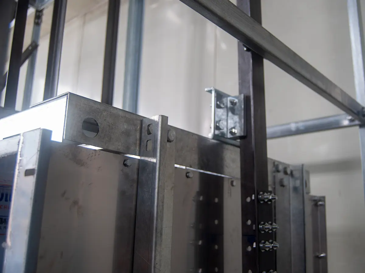 Electric dumbwaiter food lift for restaurants