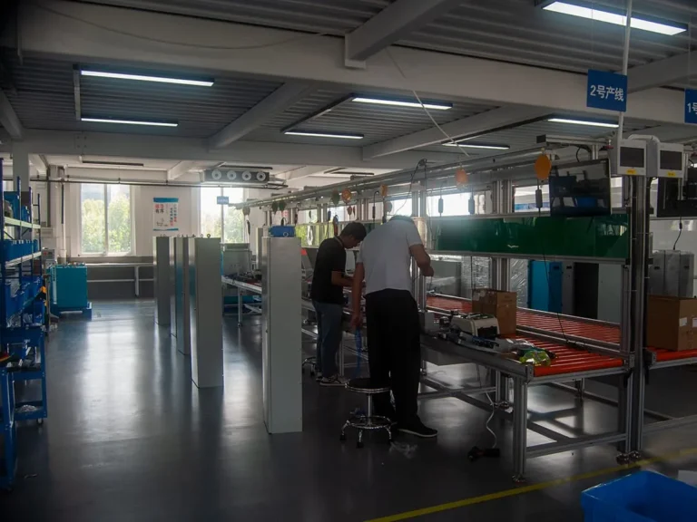 Dumbwaiter Indonesia import - ServLifts assembly line