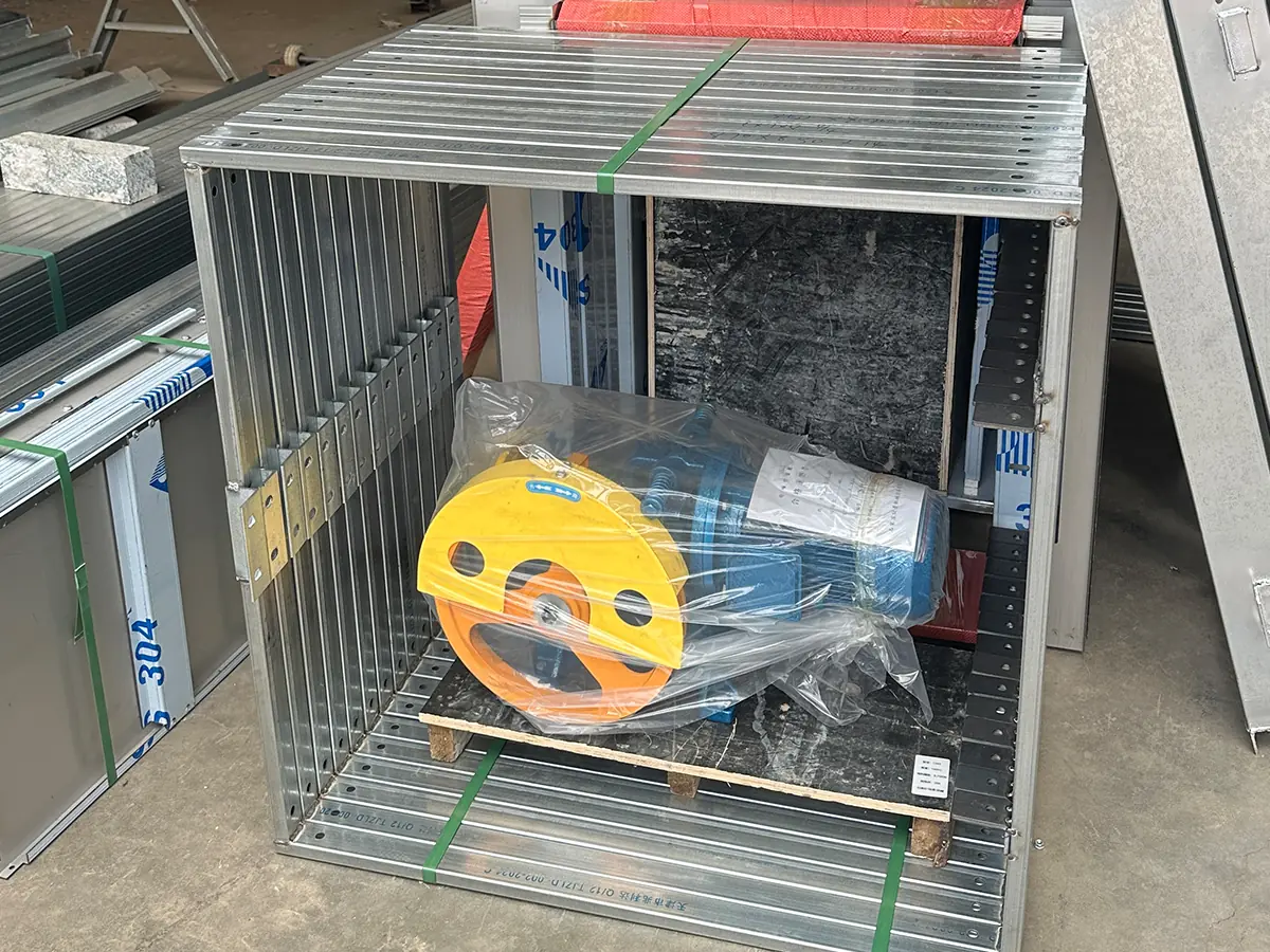 Dumbwaiter deposit safety - packaging for export