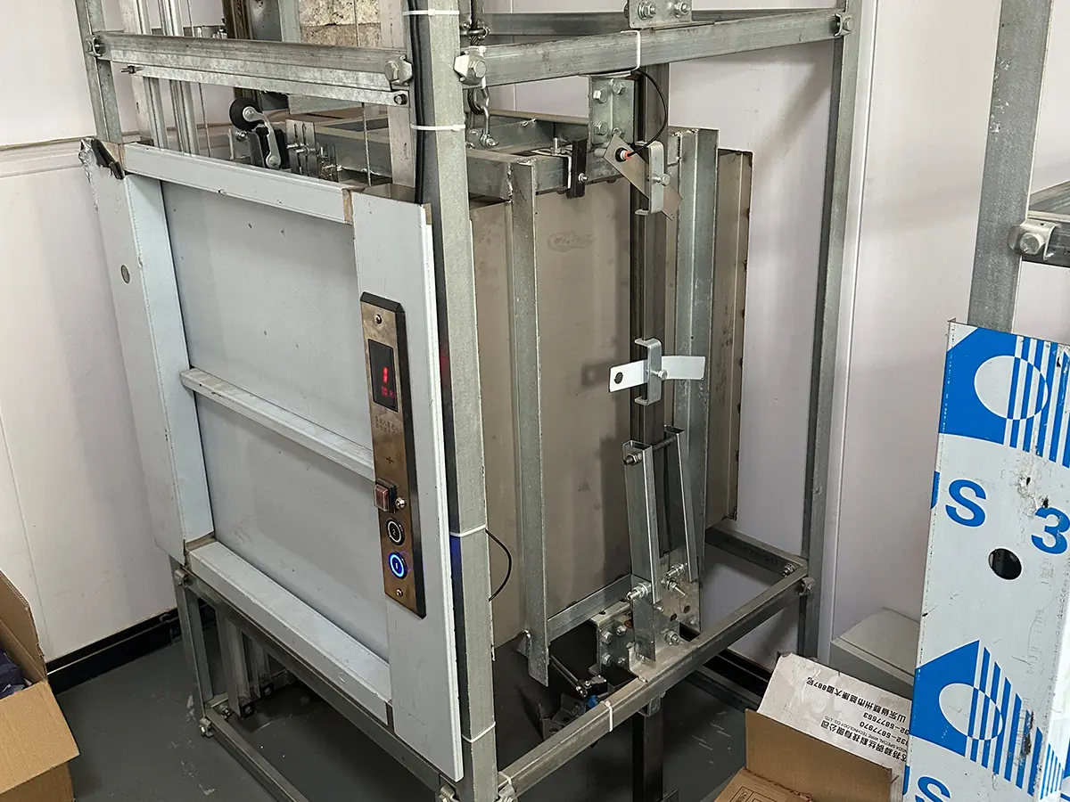 Dumbwaiter dimensions tested at the factory - ServLifts