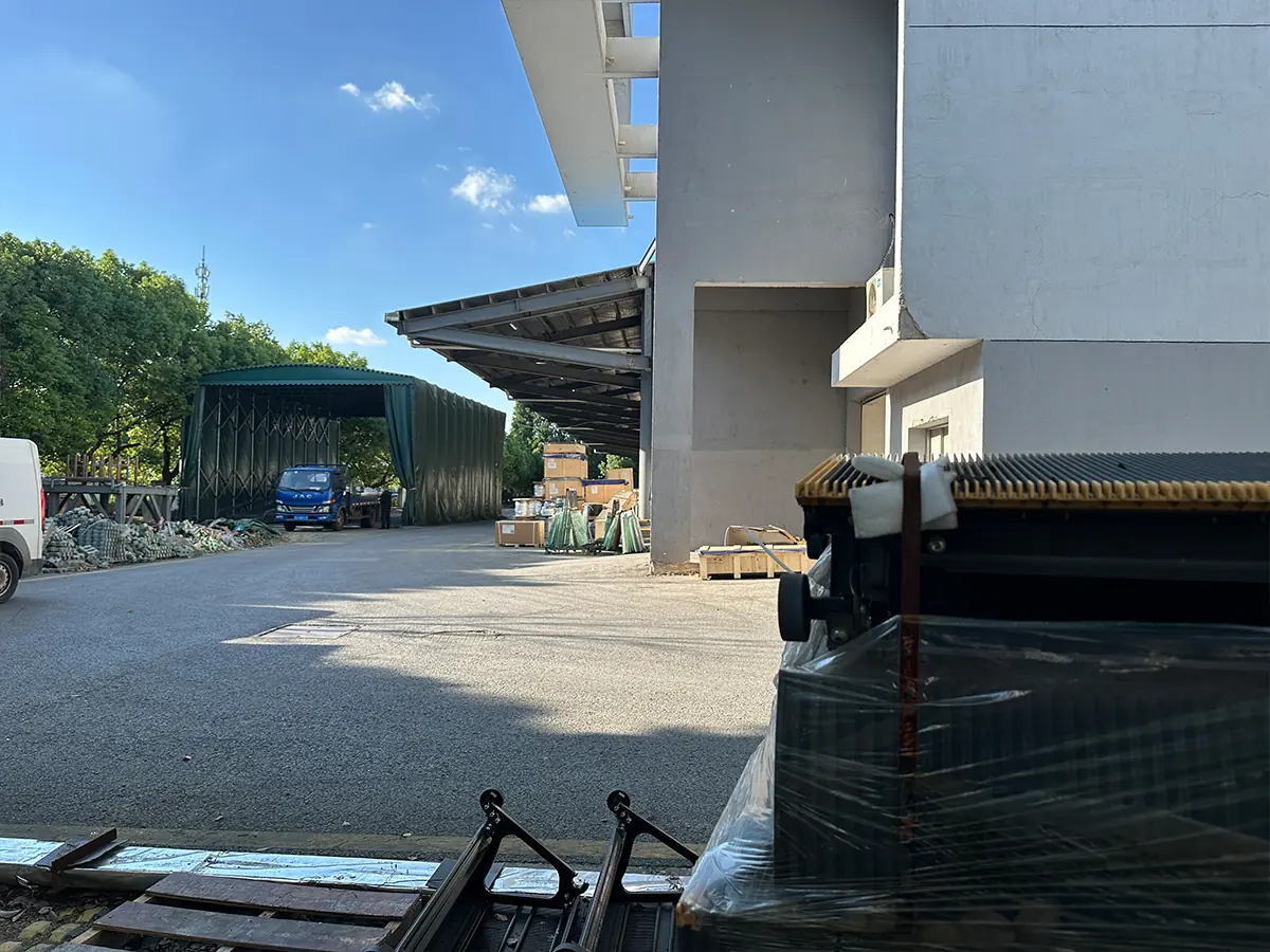 Dumbwaiter supplier loading an export shipment at the ServLifts factory, Suzhou, China