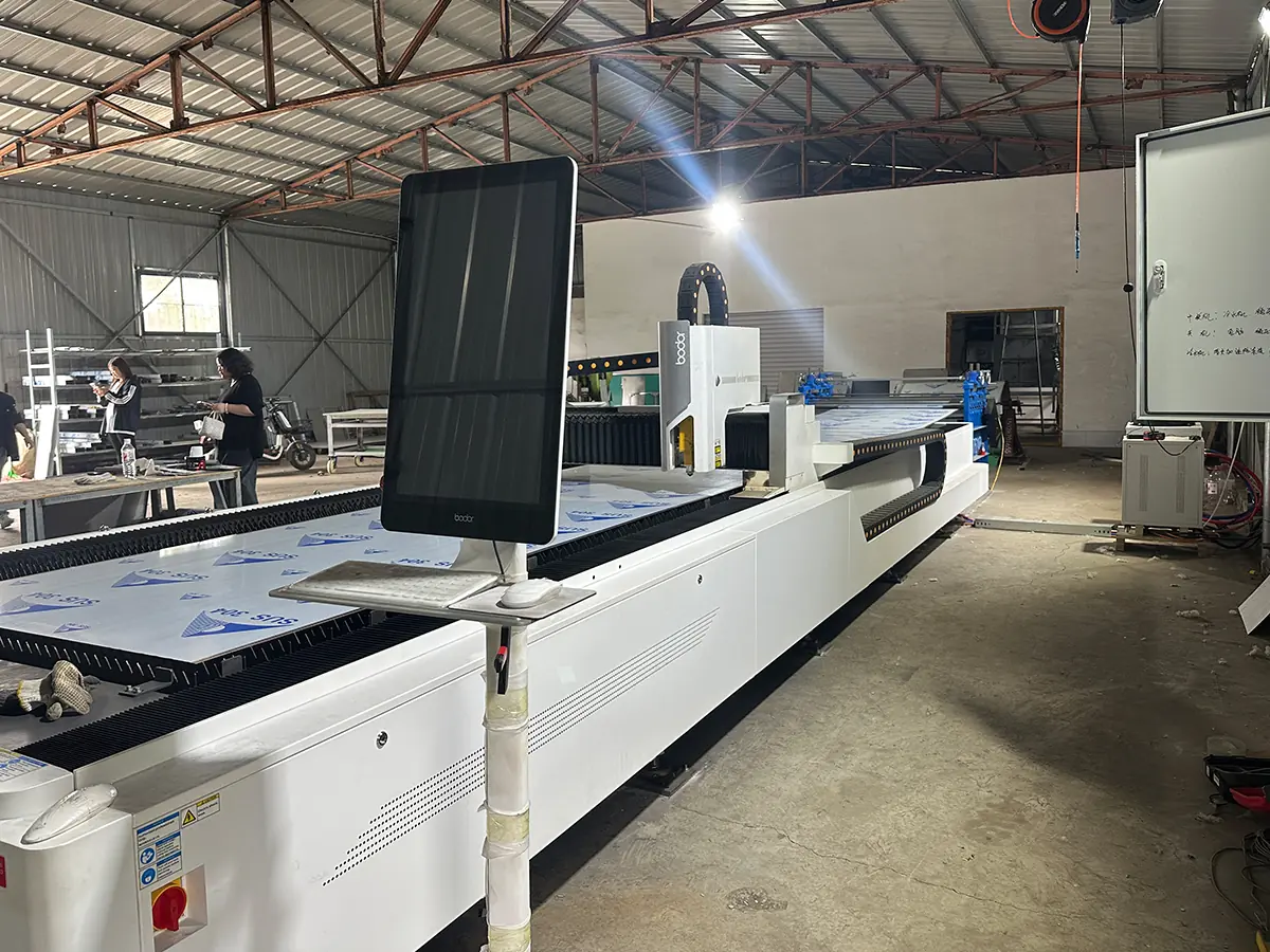 Dumbwaiter deposit - laser cutting at the ServLifts factory