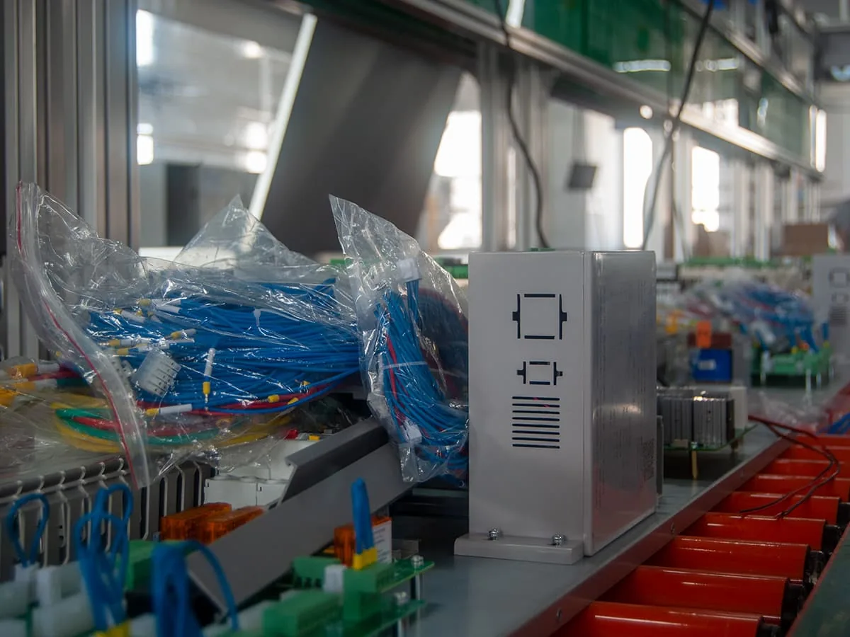 Hotel dumbwaiter production - ServLifts factory