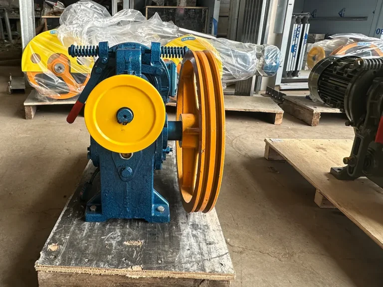 Traction machine dimensions for dumbwaiters - ServLifts